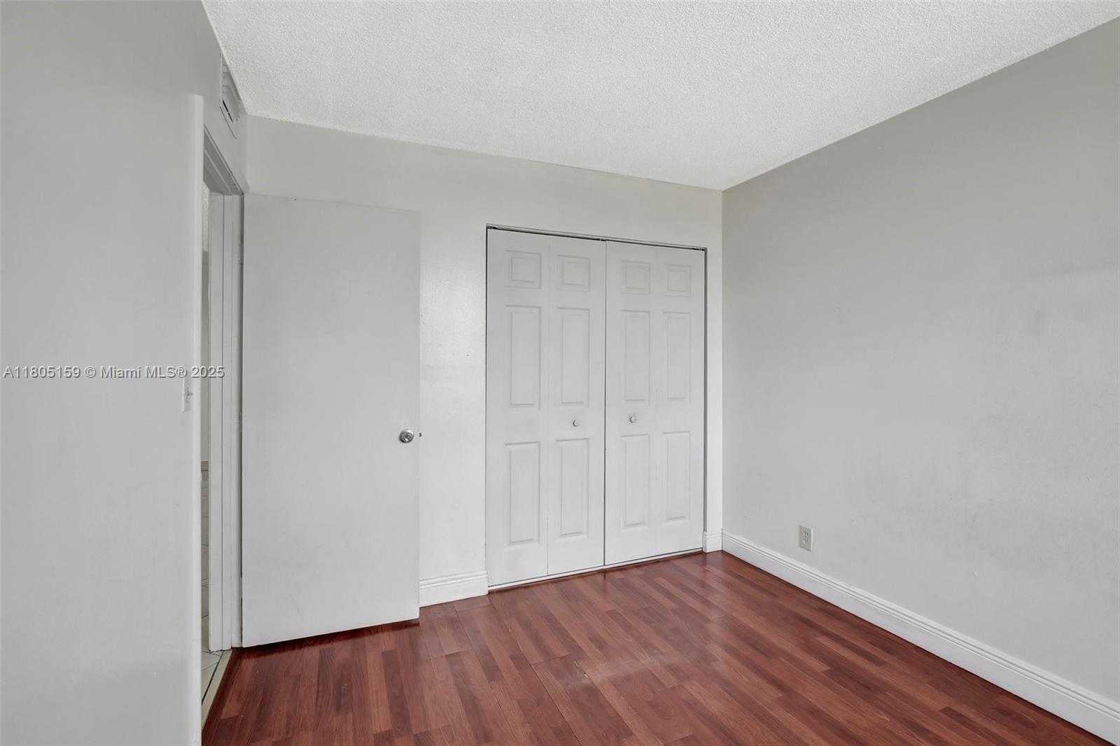 Small Image of 8720 NORTH SHERMAN CIR #401, Miramar Number 26