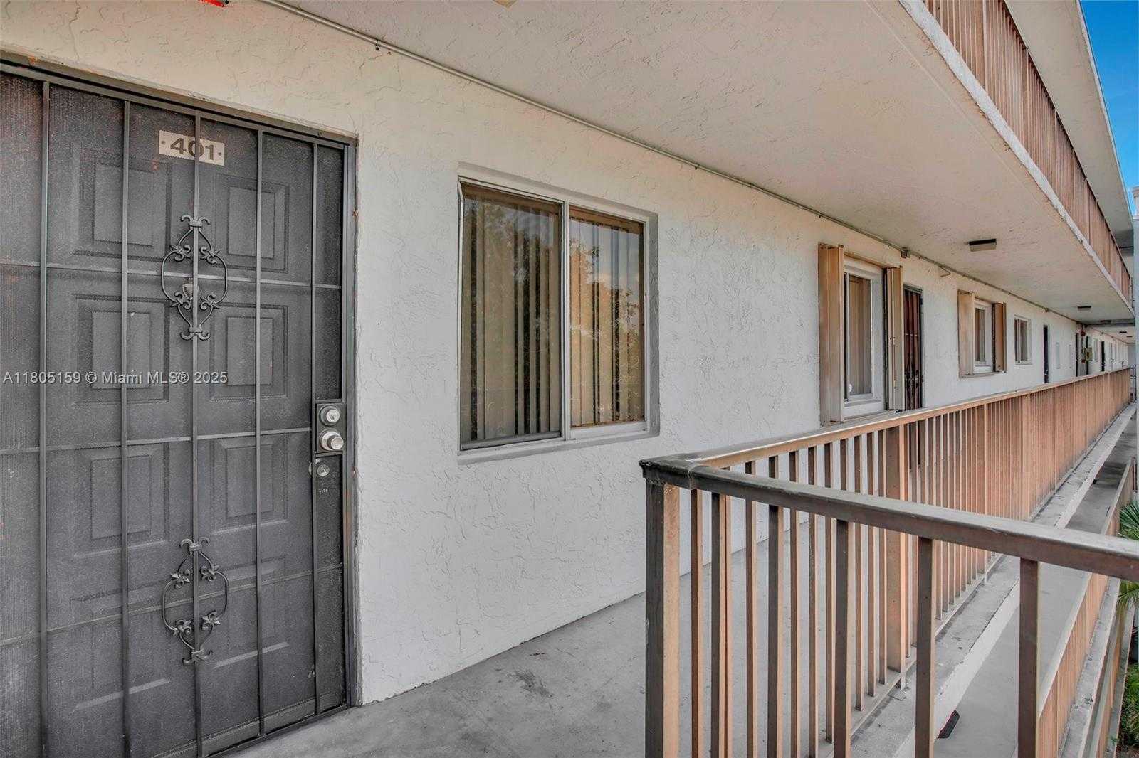 Small Image of 8720 NORTH SHERMAN CIR #401, Miramar Number 29