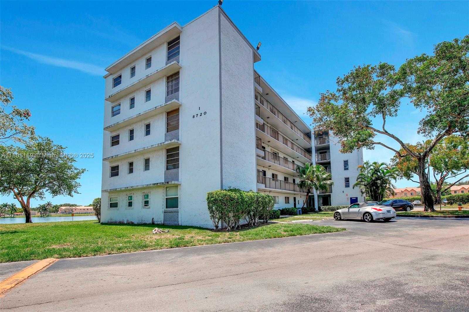 Small Image of 8720 NORTH SHERMAN CIR #401, Miramar Number 30