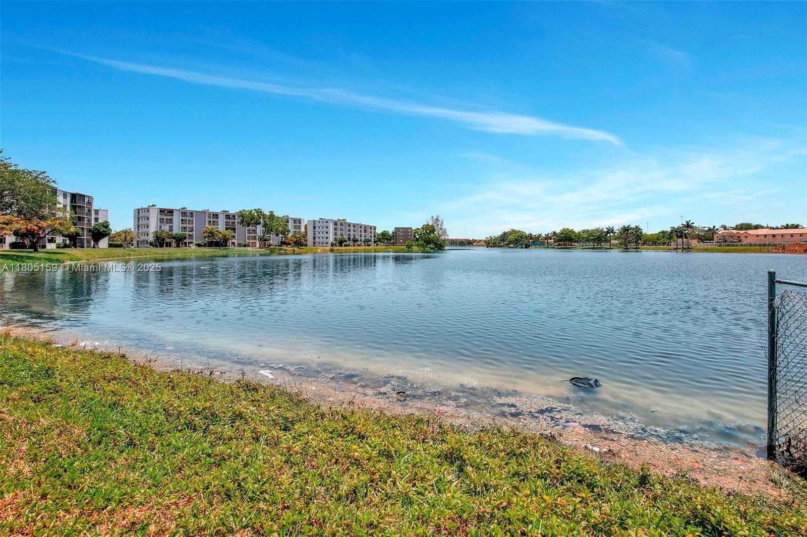 Small Image of 8720 NORTH SHERMAN CIR #401, Miramar Number 33