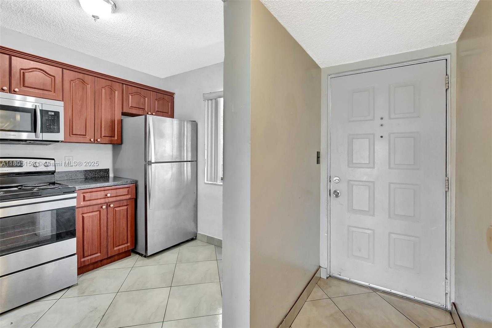 Small Image of 8720 NORTH SHERMAN CIR #401, Miramar Number 5