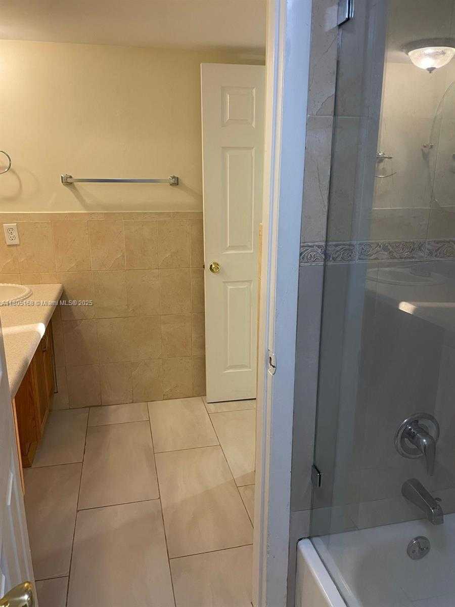 Small Image of 1670 FOREST LAKES CIR #C, West Palm Beach Number 23