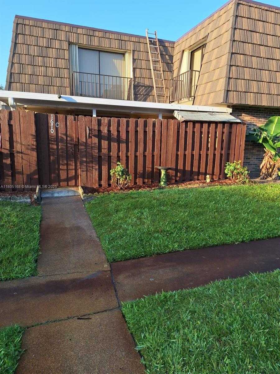 Small Image of 1670 FOREST LAKES CIR #C, West Palm Beach Number 3