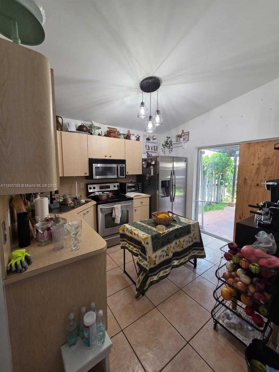 Small Image of 7001 WEST 35TH AVE #181, Hialeah Number 2
