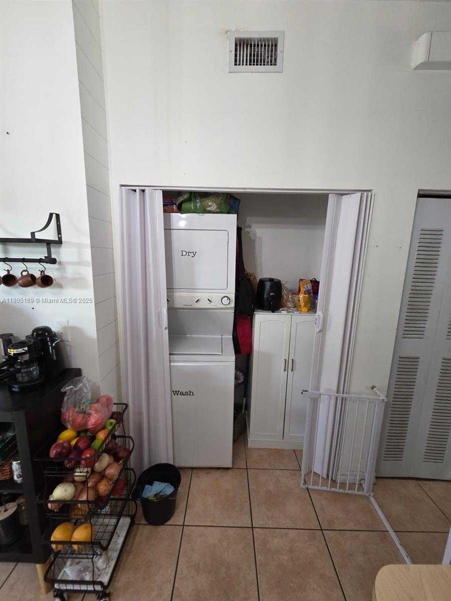 Small Image of 7001 WEST 35TH AVE #181, Hialeah Number 6