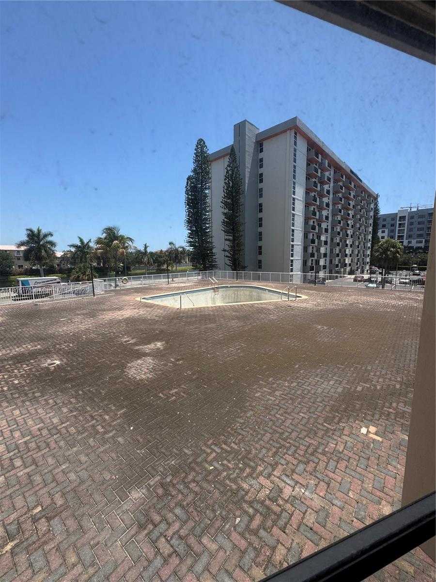 Small Image of 2025 NORTH EAST 164TH ST #206, North Miami Beach Number 14