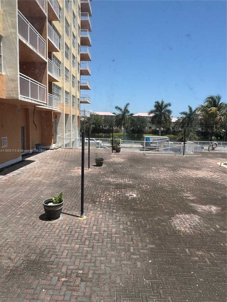Small Image of 2025 NORTH EAST 164TH ST #206, North Miami Beach Number 15