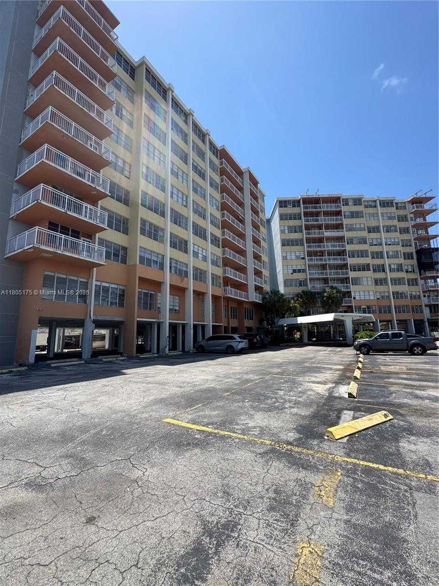 Small Image of 2025 NORTH EAST 164TH ST #206, North Miami Beach Number 19