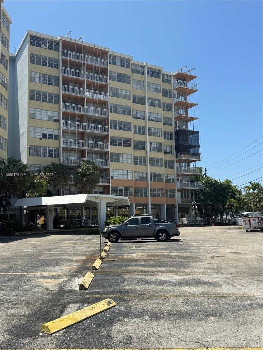 Small Image of 2025 NORTH EAST 164TH ST #206, North Miami Beach Number 2