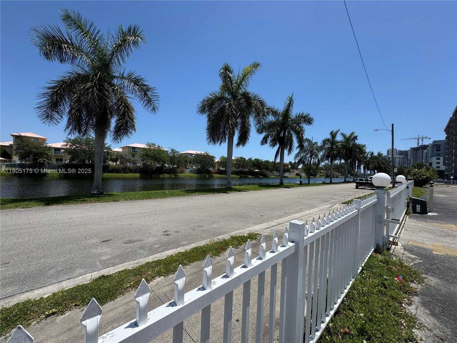 Small Image of 2025 NORTH EAST 164TH ST #206, North Miami Beach Number 21