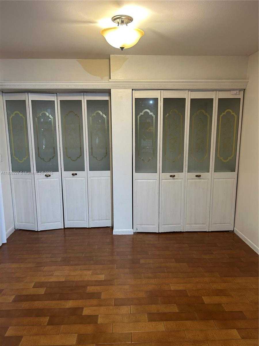 Small Image of 8631 BRIDLE PATH CT, Davie Number 15