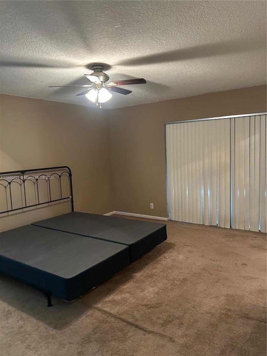 Small Image of 8631 BRIDLE PATH CT, Davie Number 23