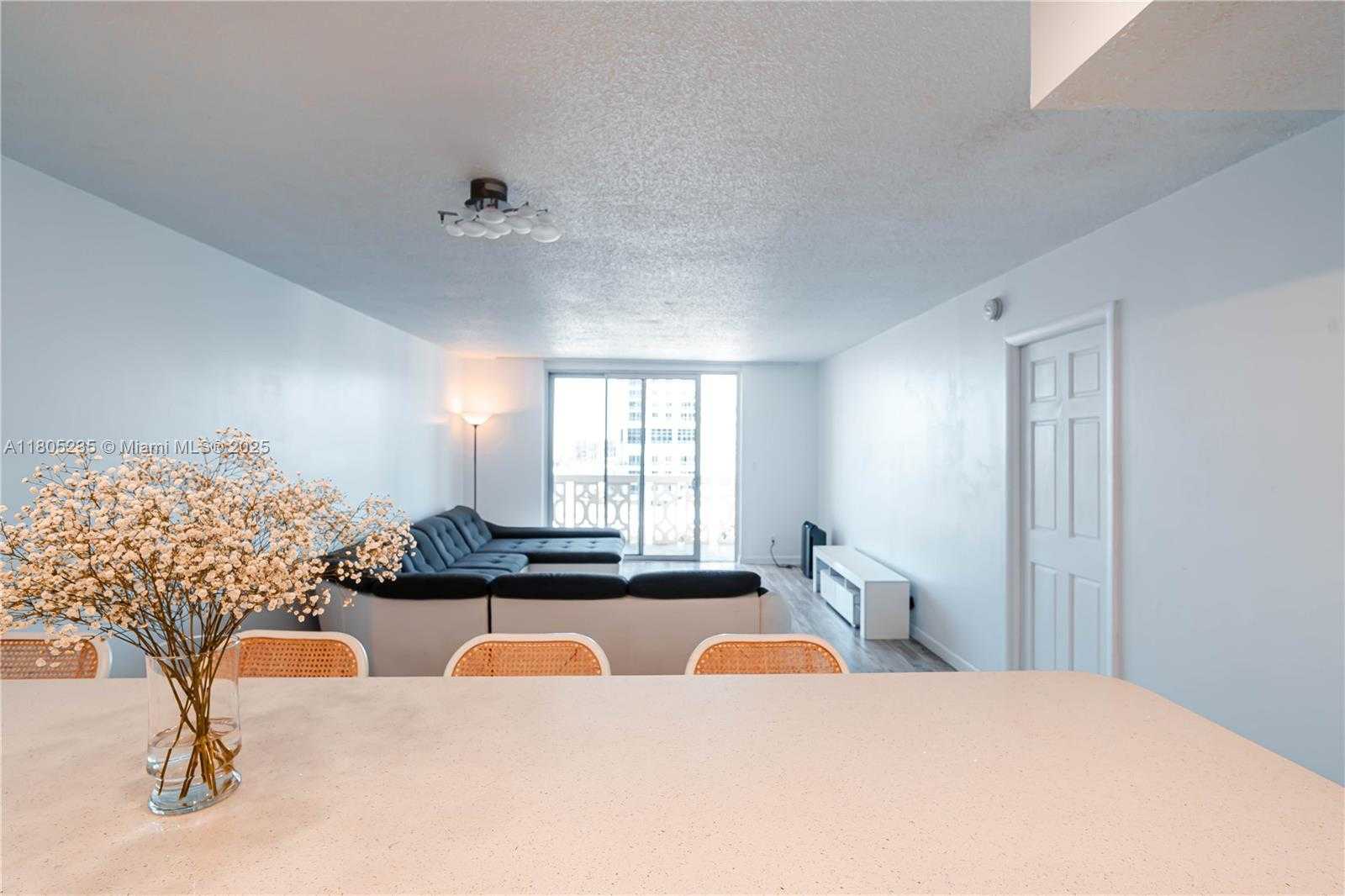 Small Image of 1817 SOUTH OCEAN DRIVE #0918, Hallandale Beach Number 14