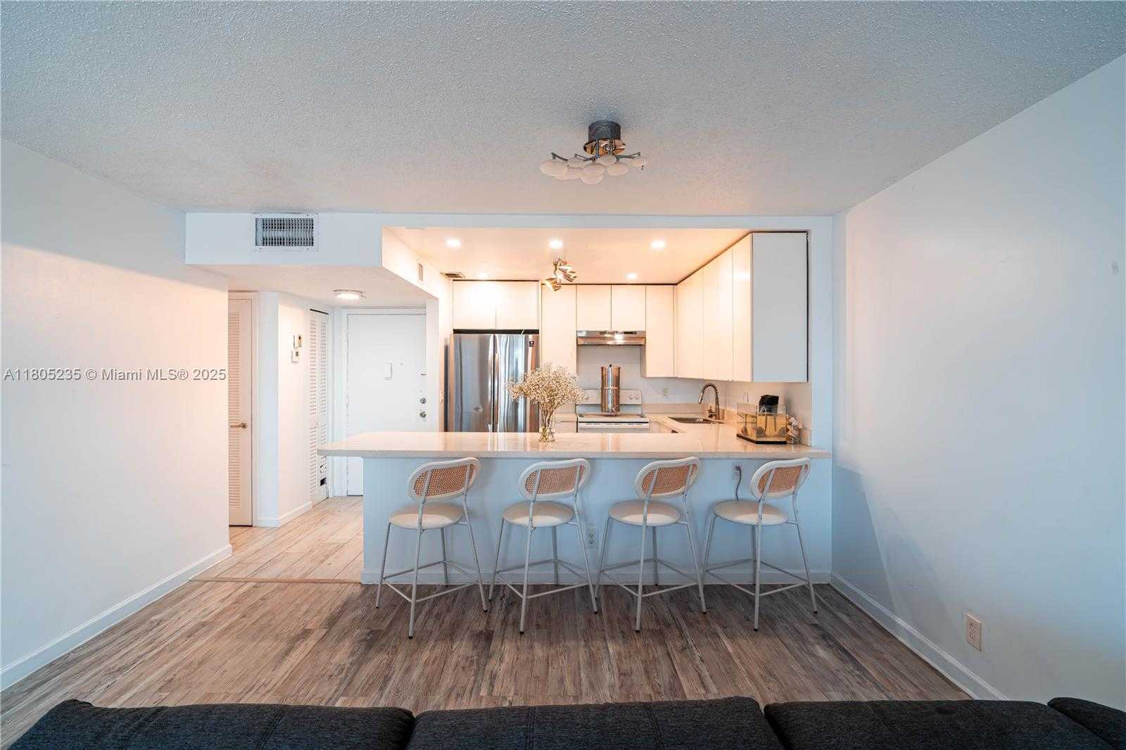 Small Image of 1817 SOUTH OCEAN DRIVE #0918, Hallandale Beach Number 17