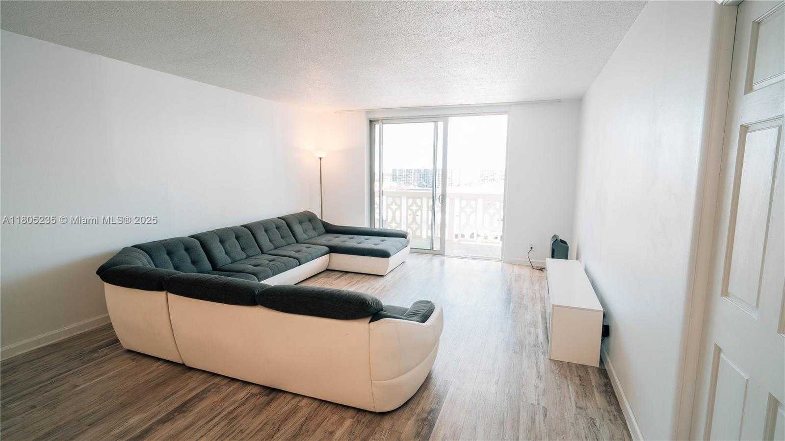 Small Image of 1817 SOUTH OCEAN DRIVE #0918, Hallandale Beach Number 19