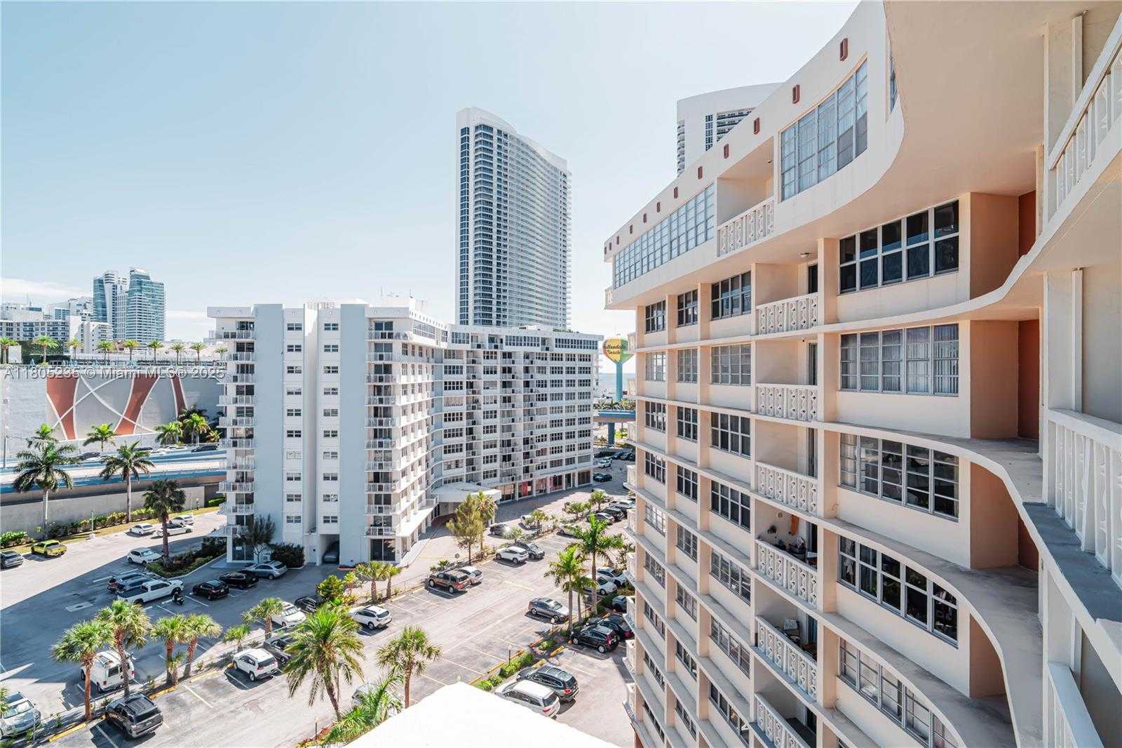 Small Image of 1817 SOUTH OCEAN DRIVE #0918, Hallandale Beach Number 4