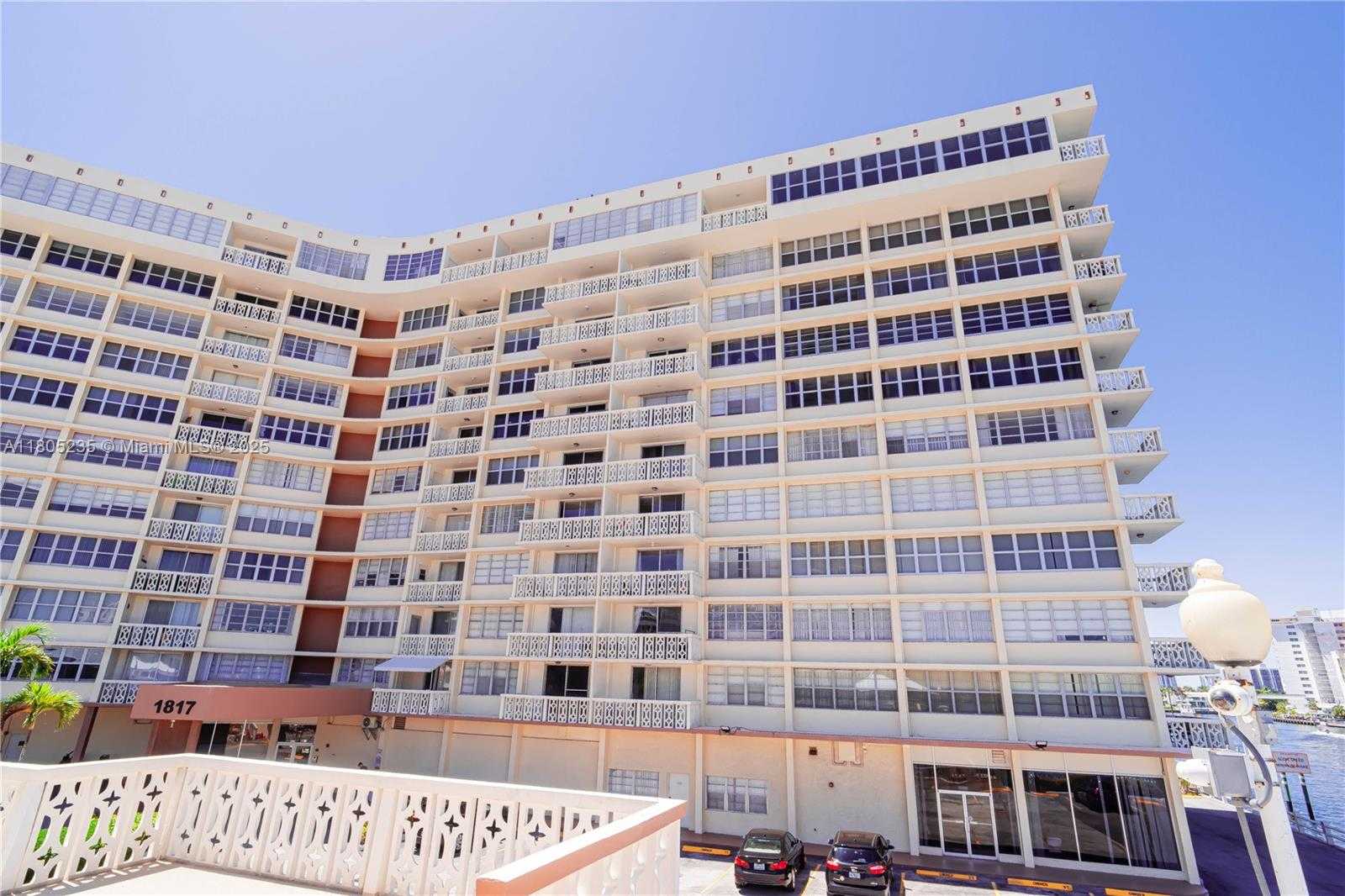 Small Image of 1817 SOUTH OCEAN DRIVE #0918, Hallandale Beach Number 6
