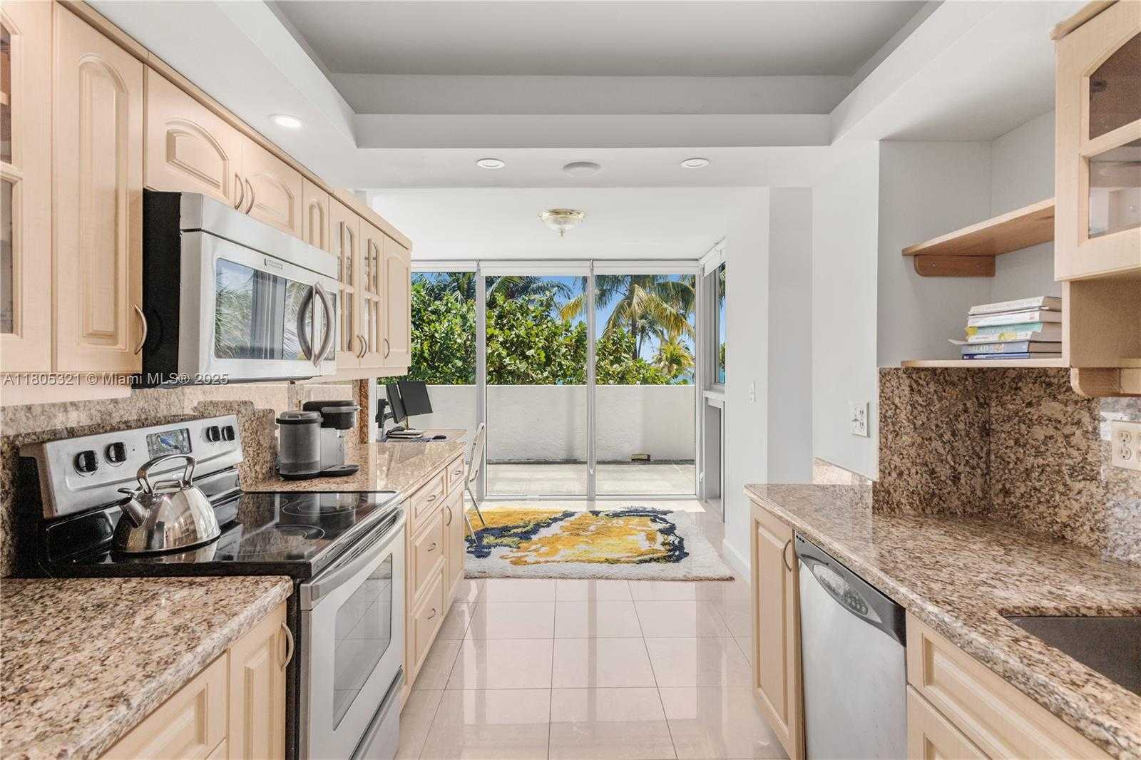 Small Image of 2655 COLLINS AVE #411, Miami Beach Number 18