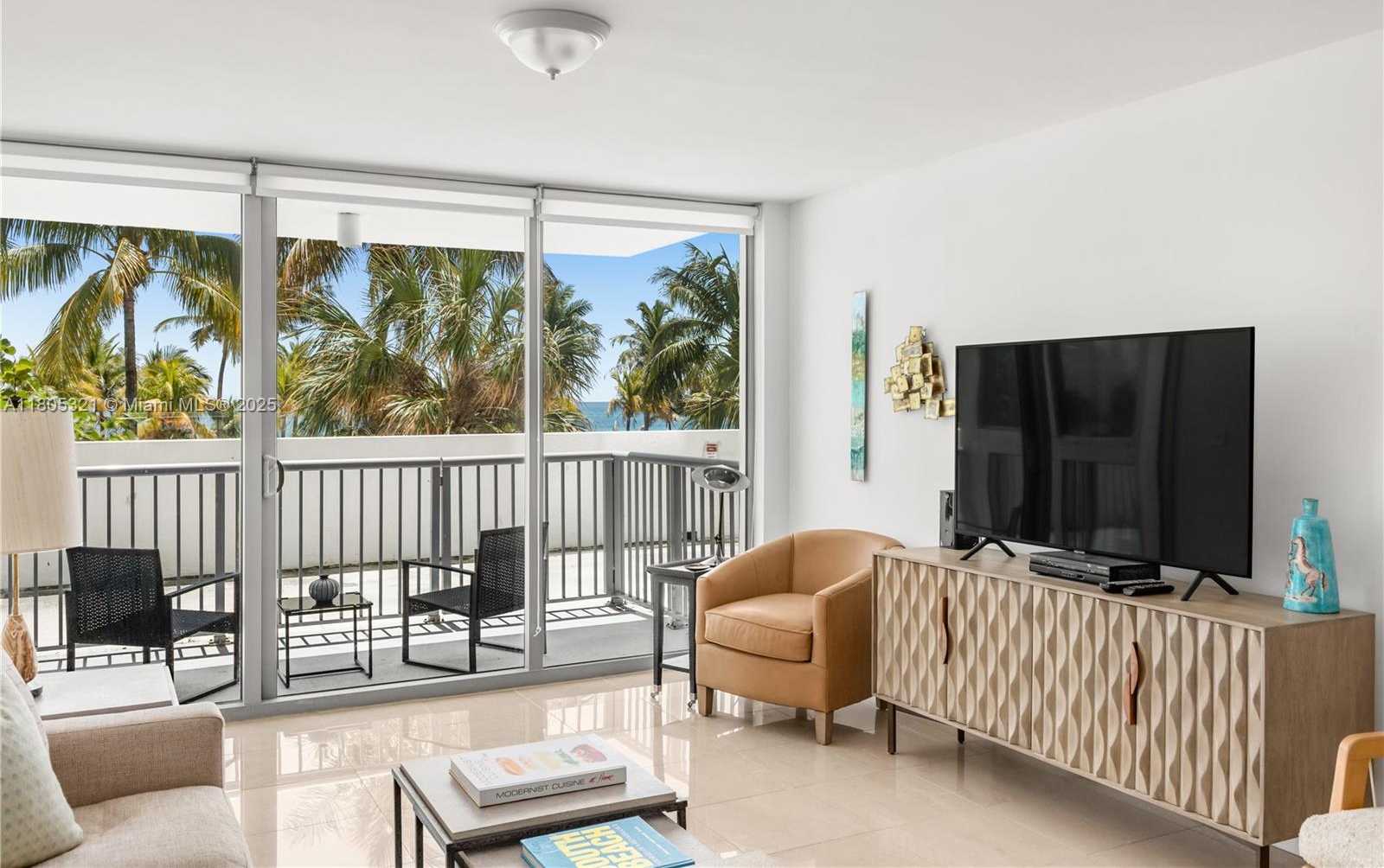 Small Image of 2655 COLLINS AVE #411, Miami Beach Number 2