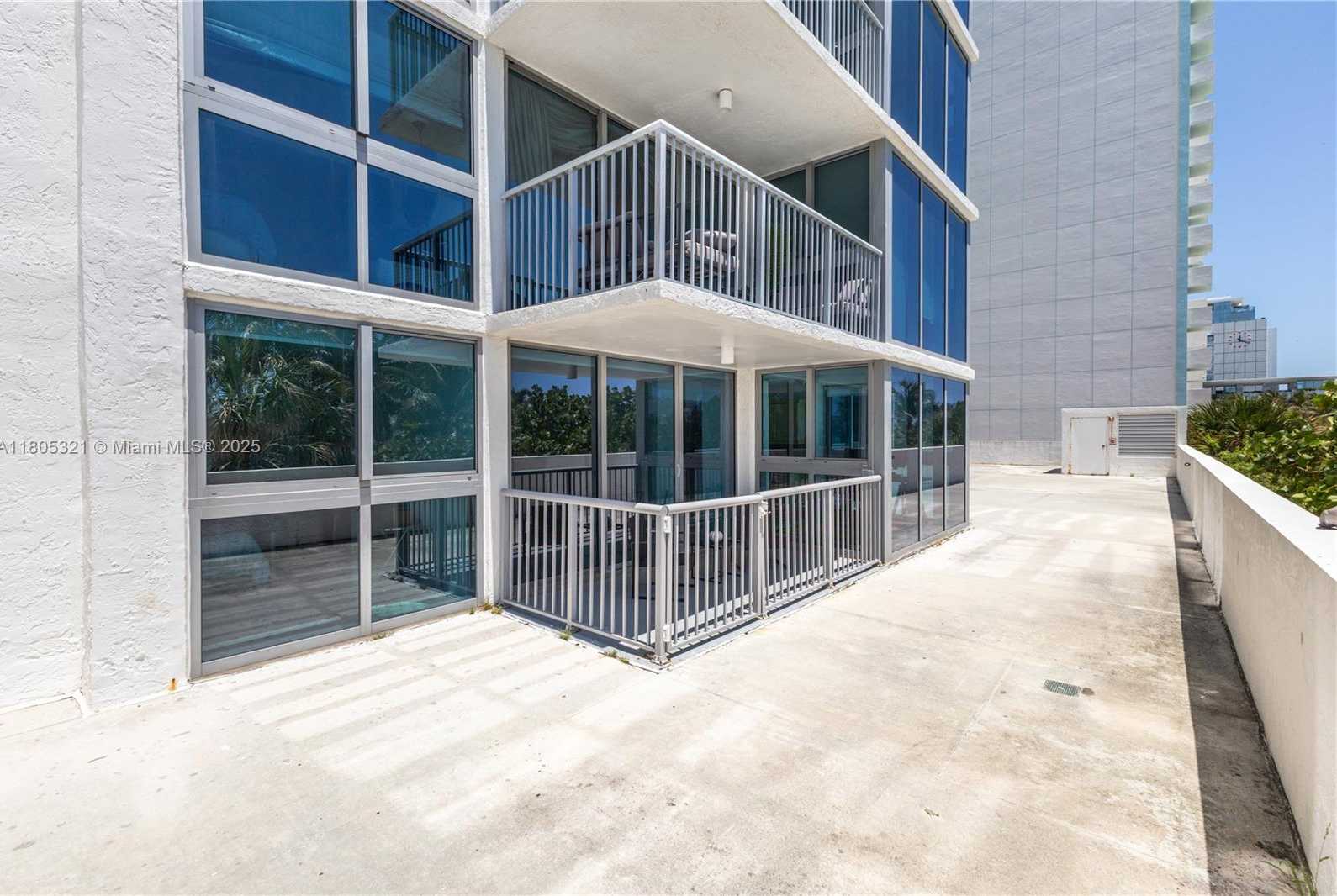 Small Image of 2655 COLLINS AVE #411, Miami Beach Number 24