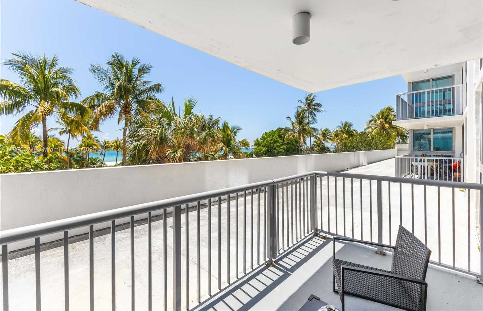 Small Image of 2655 COLLINS AVE #411, Miami Beach Number 3