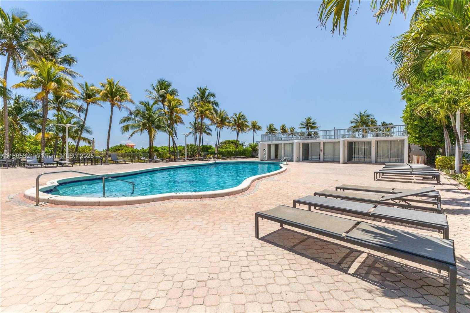 Small Image of 2655 COLLINS AVE #411, Miami Beach Number 30