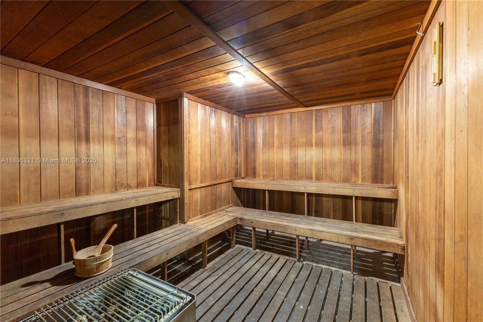 Small Image of 2655 COLLINS AVE #411, Miami Beach Number 37