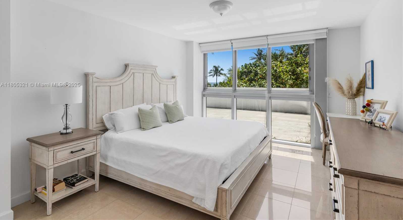 Small Image of 2655 COLLINS AVE #411, Miami Beach Number 5