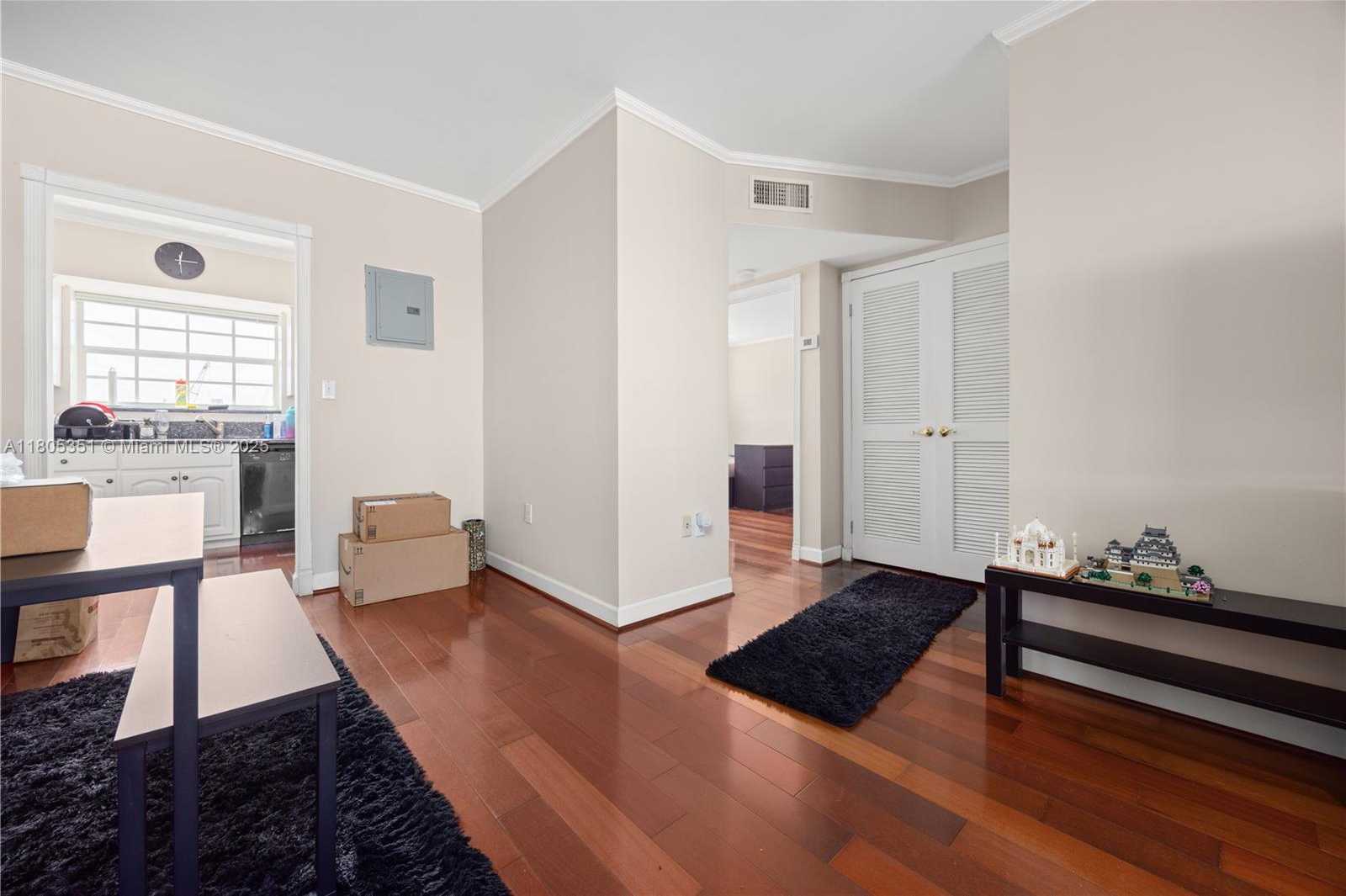 Small Image of 462 GOLDEN ISLES DR #305, Hallandale Beach Number 10