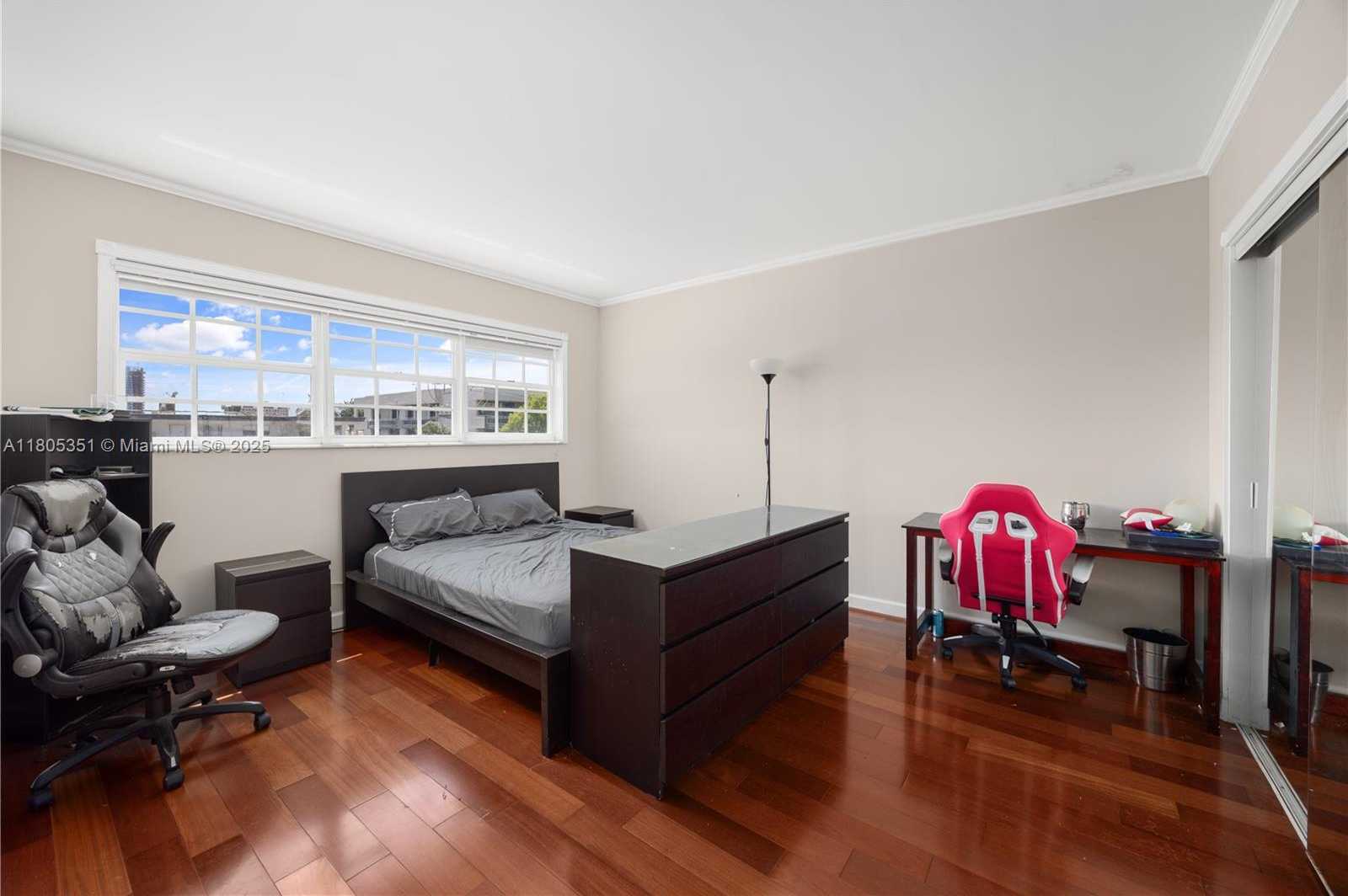 Small Image of 462 GOLDEN ISLES DR #305, Hallandale Beach Number 16