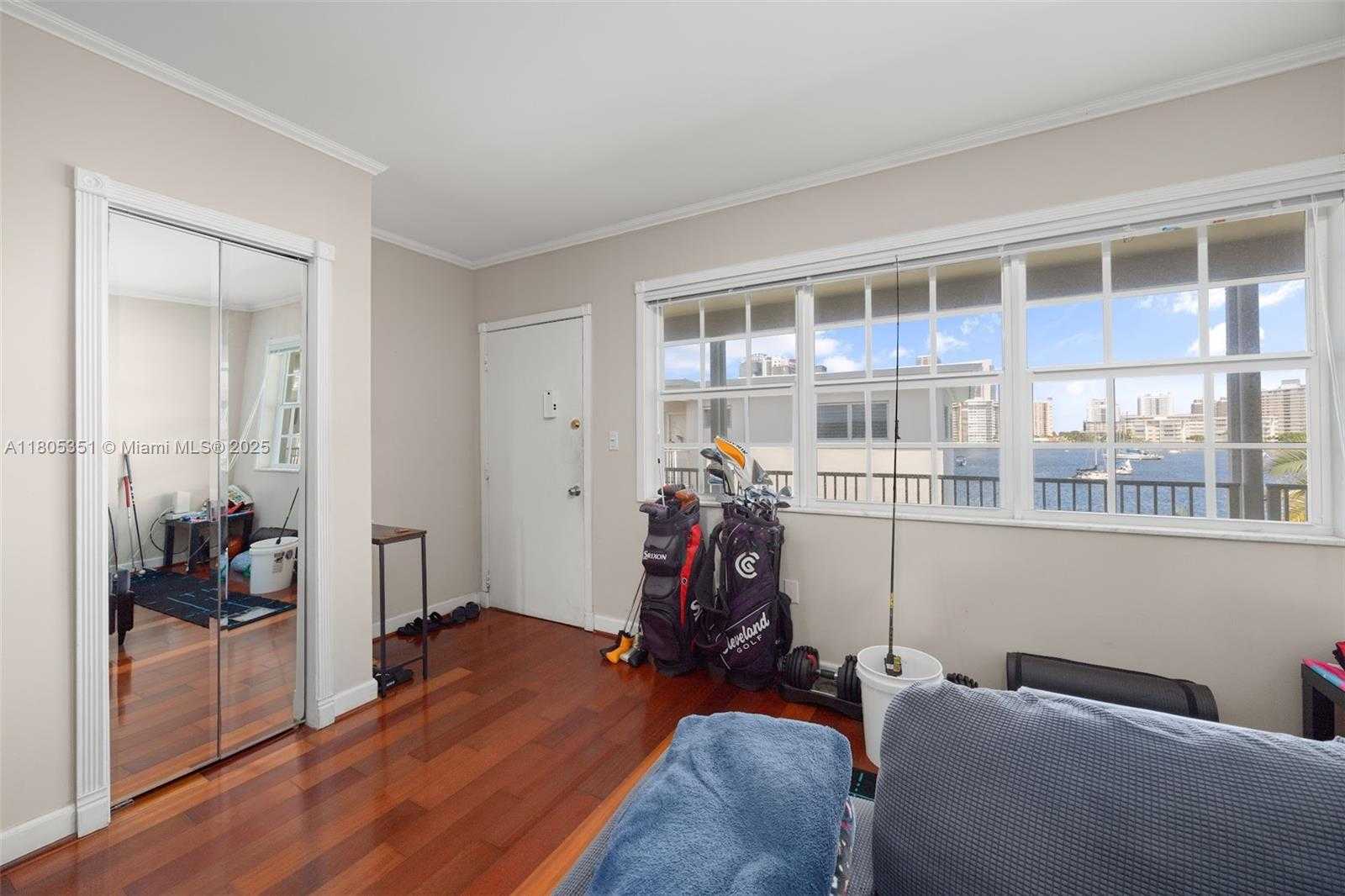 Small Image of 462 GOLDEN ISLES DR #305, Hallandale Beach Number 2