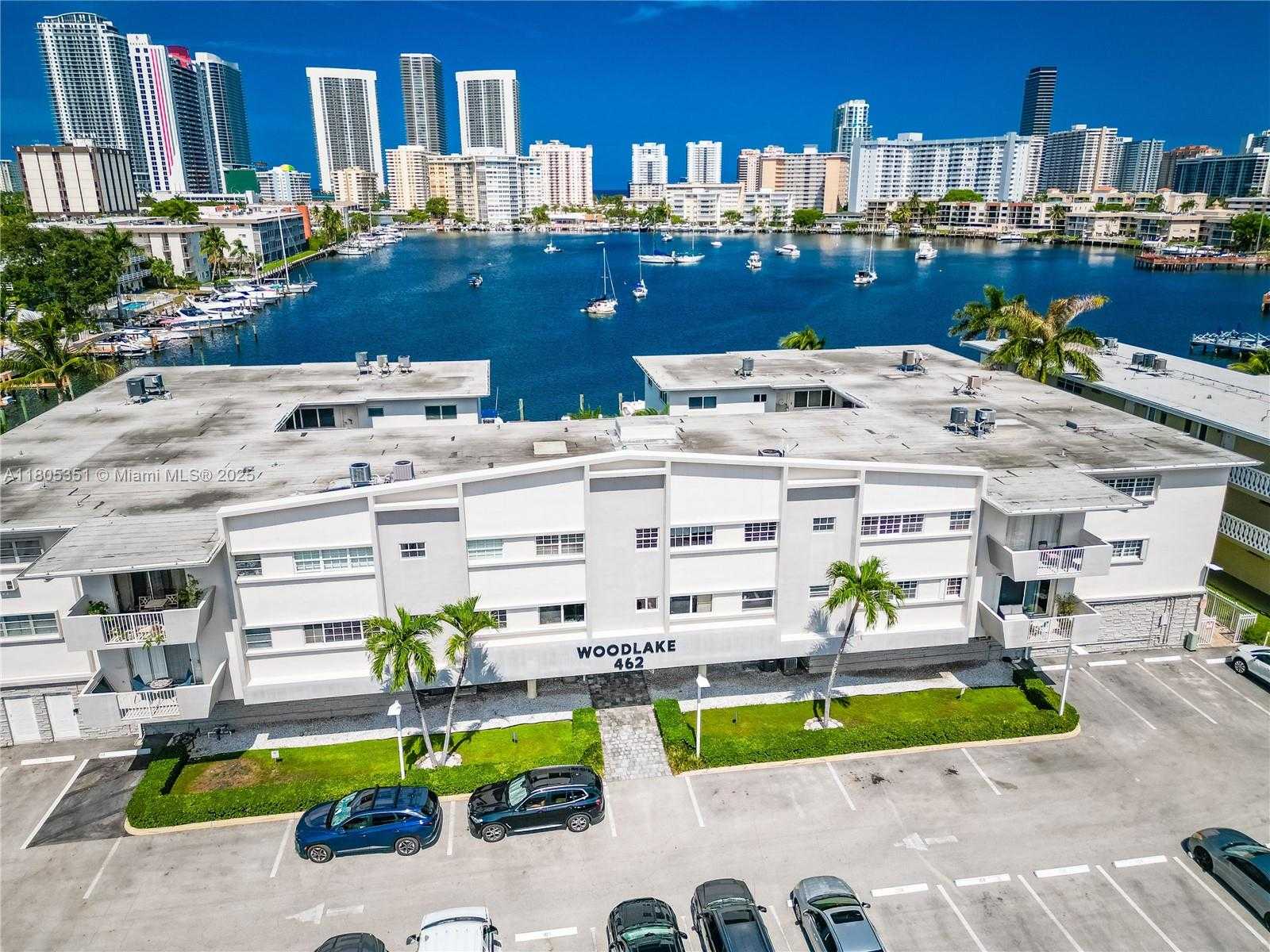 Small Image of 462 GOLDEN ISLES DR #305, Hallandale Beach Number 23