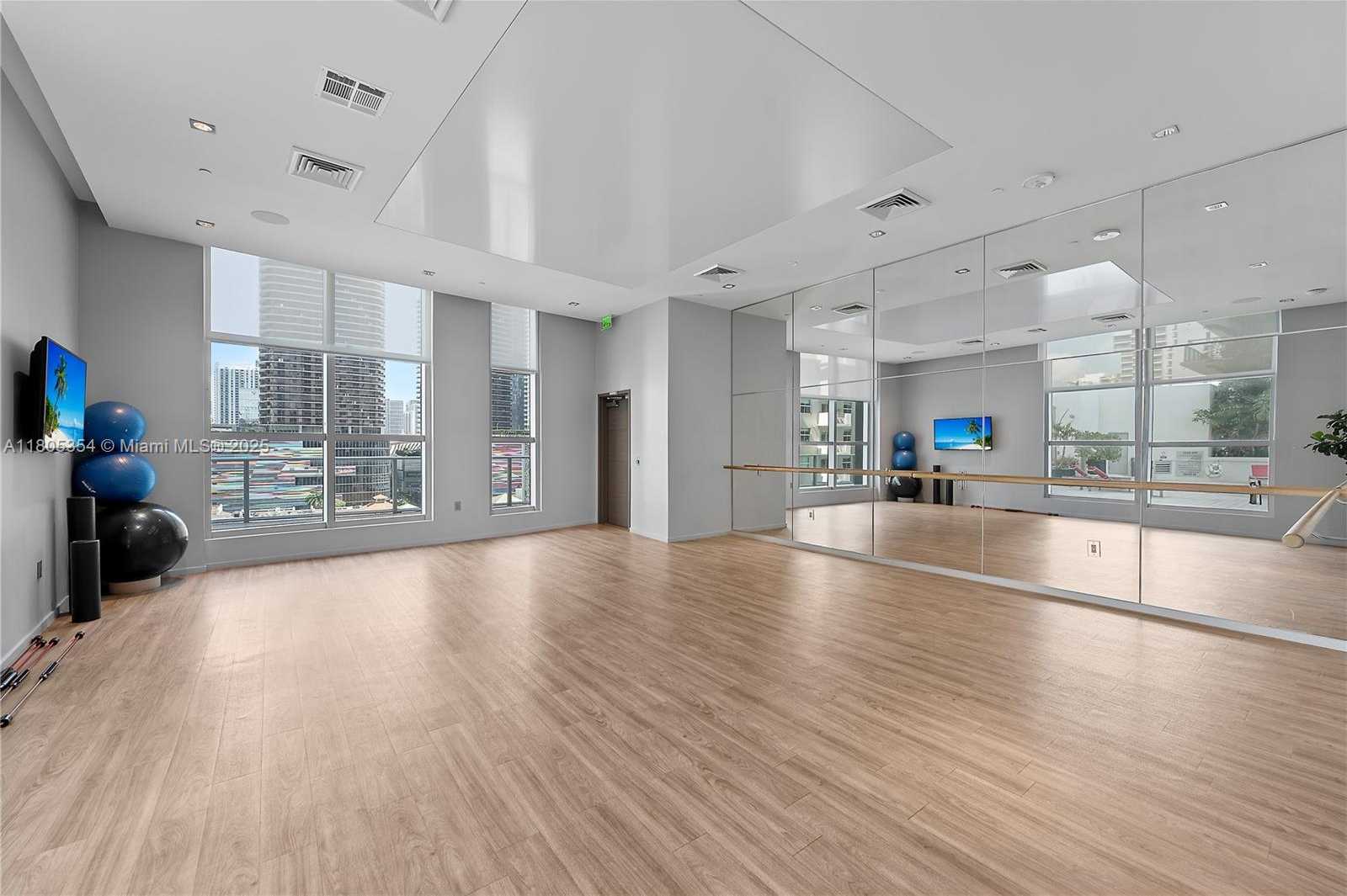 Small Image of 1100 SOUTH MIAMI AVE #3210, Miami Number 33