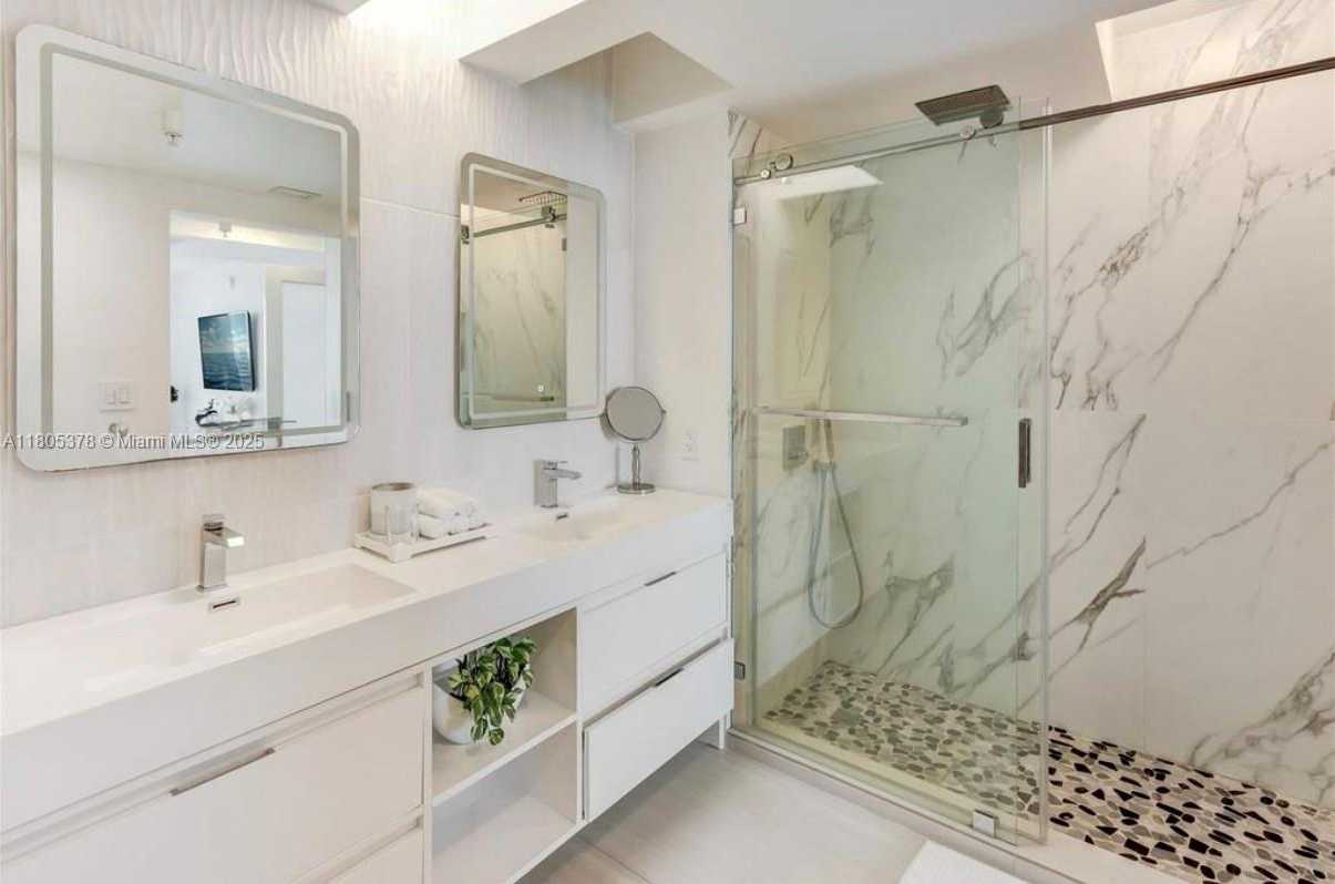Small Image of 1800 NORTH BAYSHORE DR #3707, Miami Number 15