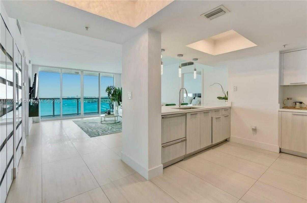 Small Image of 1800 NORTH BAYSHORE DR #3707, Miami Number 2