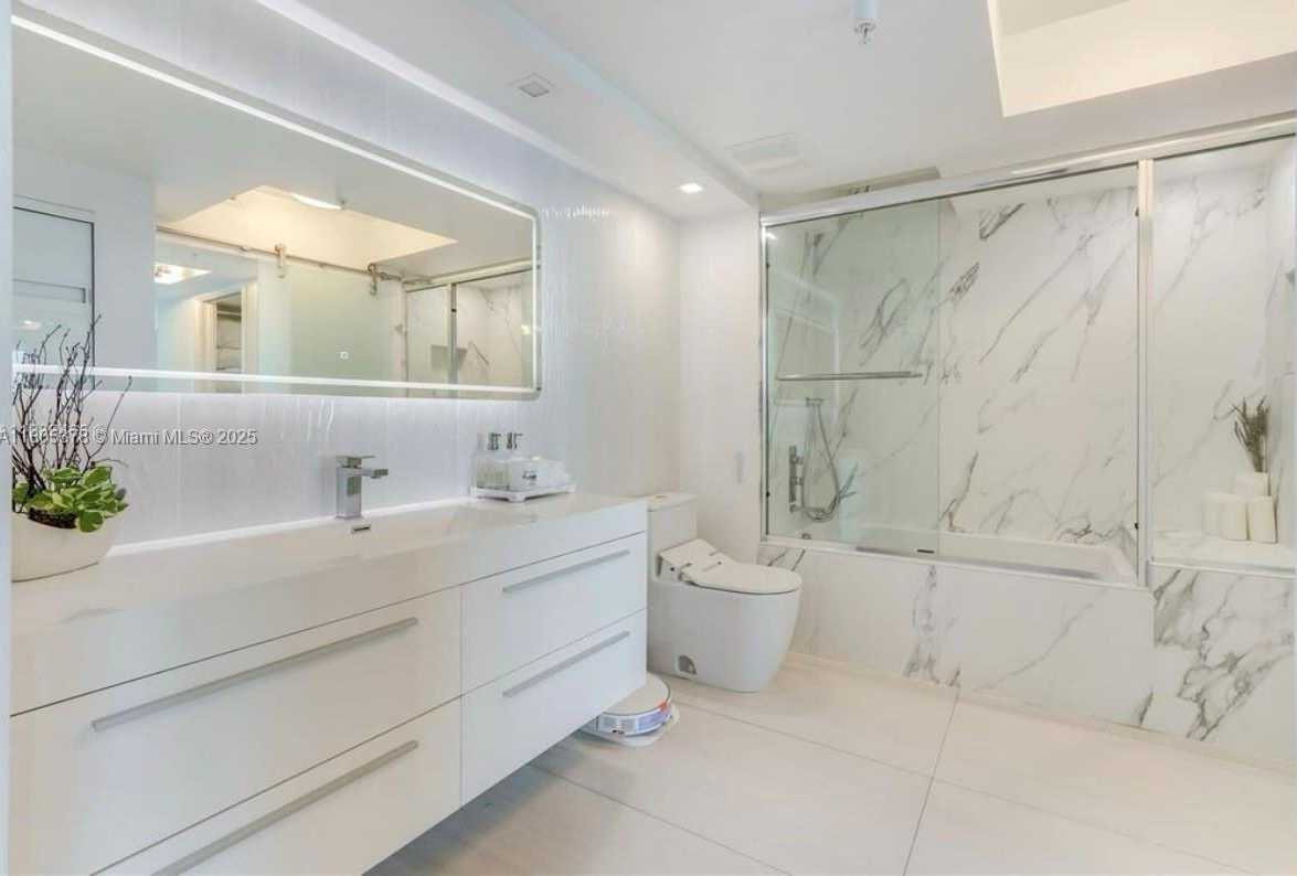 Small Image of 1800 NORTH BAYSHORE DR #3707, Miami Number 20