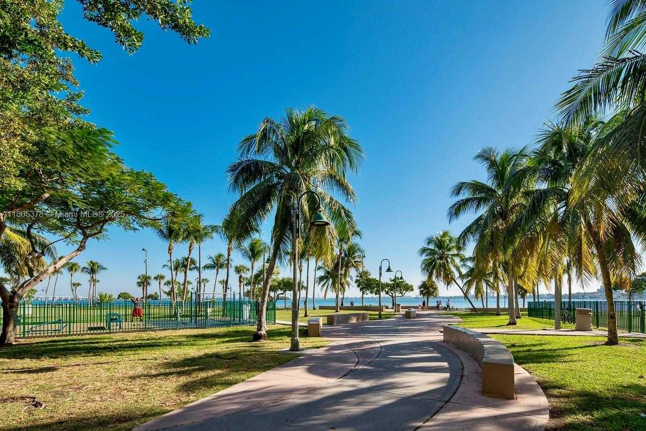Small Image of 1800 NORTH BAYSHORE DR #3707, Miami Number 29