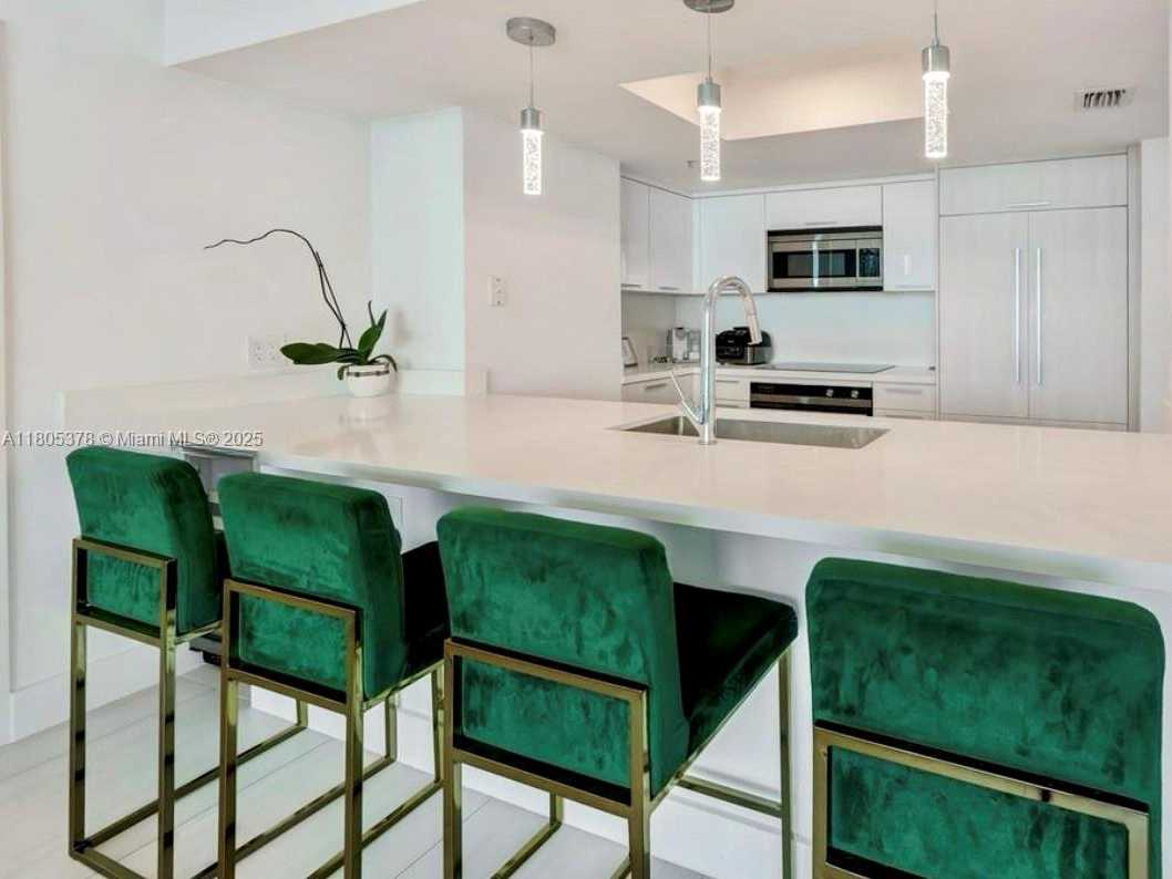 Small Image of 1800 NORTH BAYSHORE DR #3707, Miami Number 5