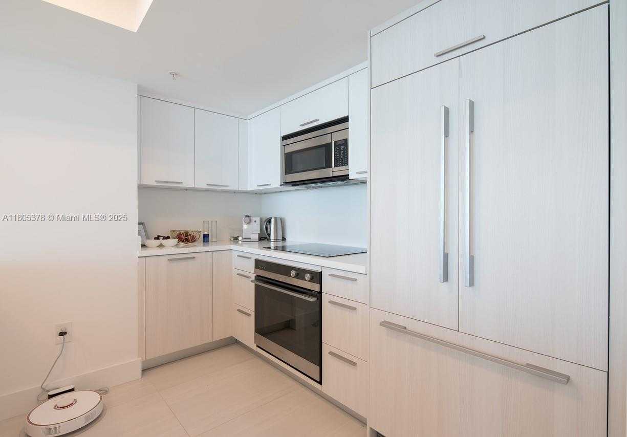 Small Image of 1800 NORTH BAYSHORE DR #3707, Miami Number 7