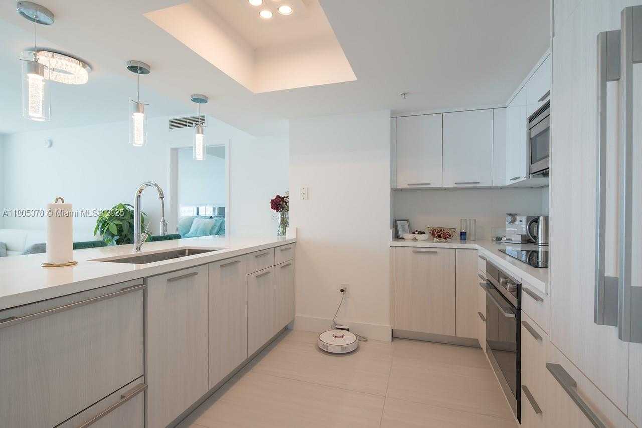 Small Image of 1800 NORTH BAYSHORE DR #3707, Miami Number 8