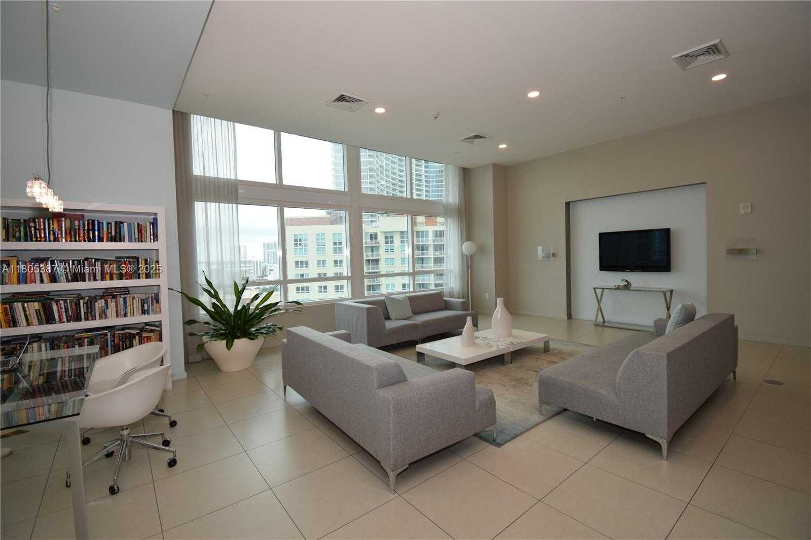 Small Image of 1900 NORTH BAYSHORE DR #2804, Miami Number 23