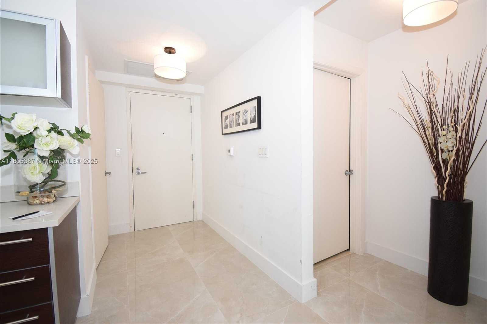 Small Image of 1900 NORTH BAYSHORE DR #2804, Miami Number 7