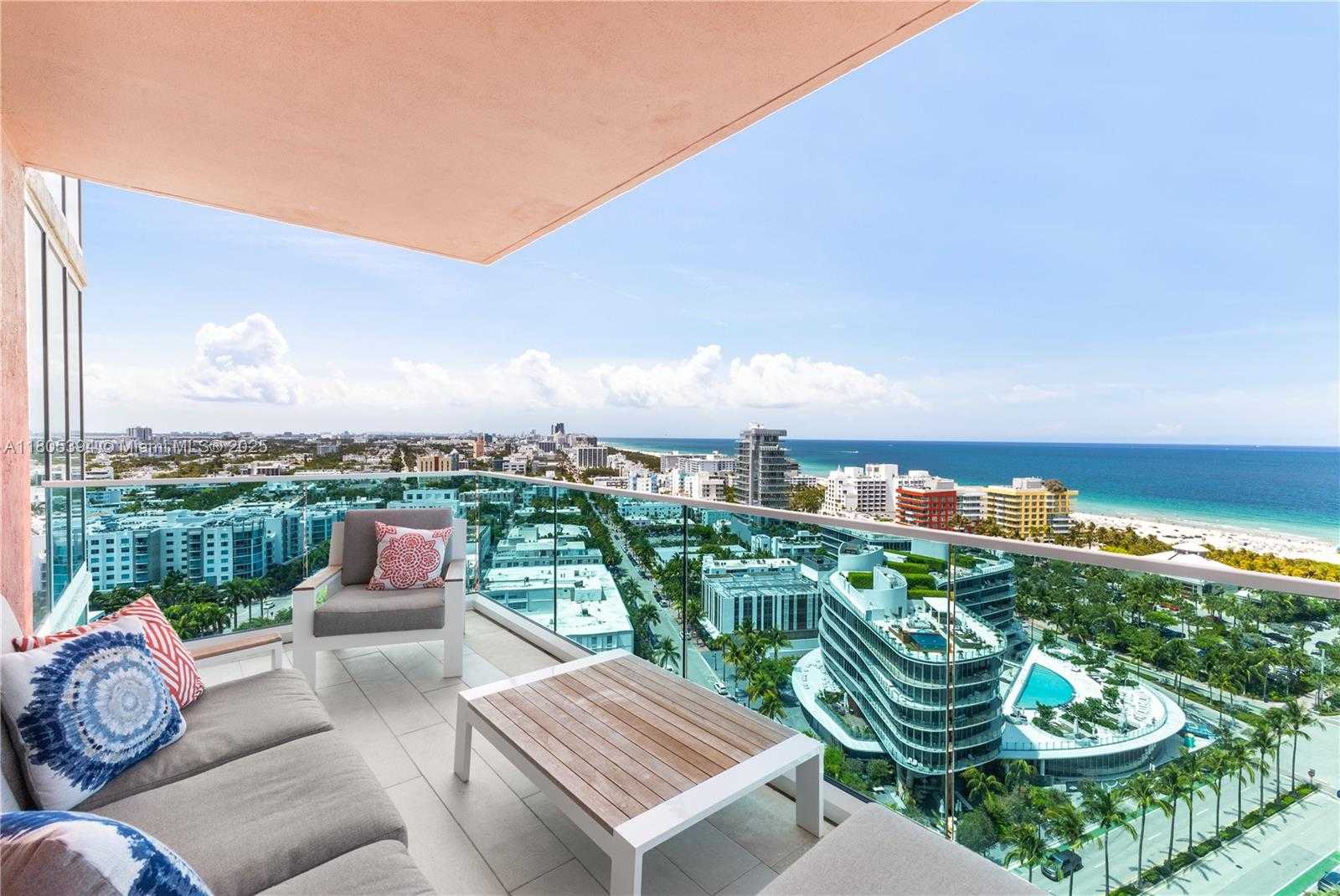 Small Image of 300 SOUTH POINTE DR #2005, Miami Beach Number 20