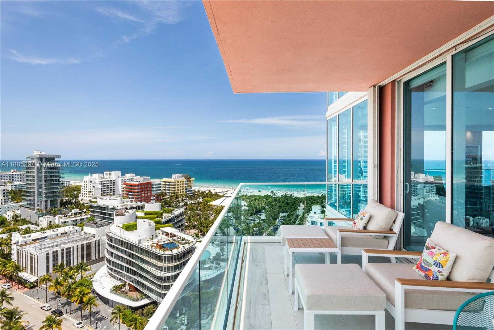 Small Image of 300 SOUTH POINTE DR #2005, Miami Beach Number 25