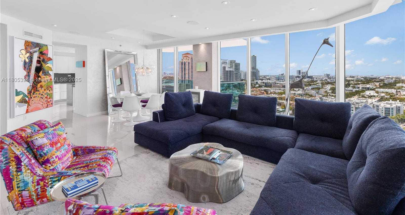 Small Image of 300 SOUTH POINTE DR #2005, Miami Beach Number 3