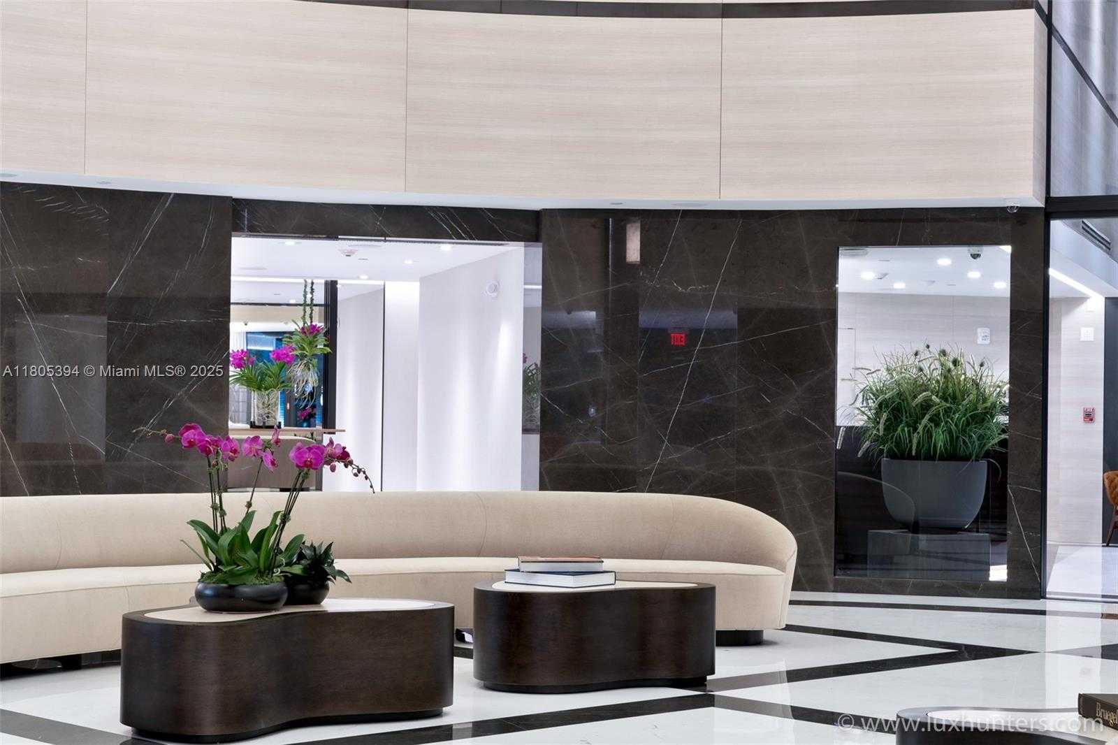 Small Image of 300 SOUTH POINTE DR #2005, Miami Beach Number 39