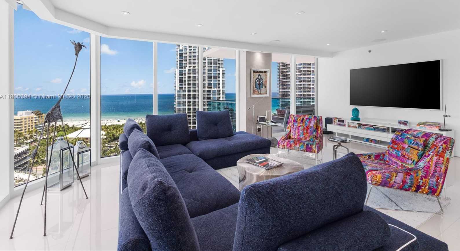 Small Image of 300 SOUTH POINTE DR #2005, Miami Beach Number 4