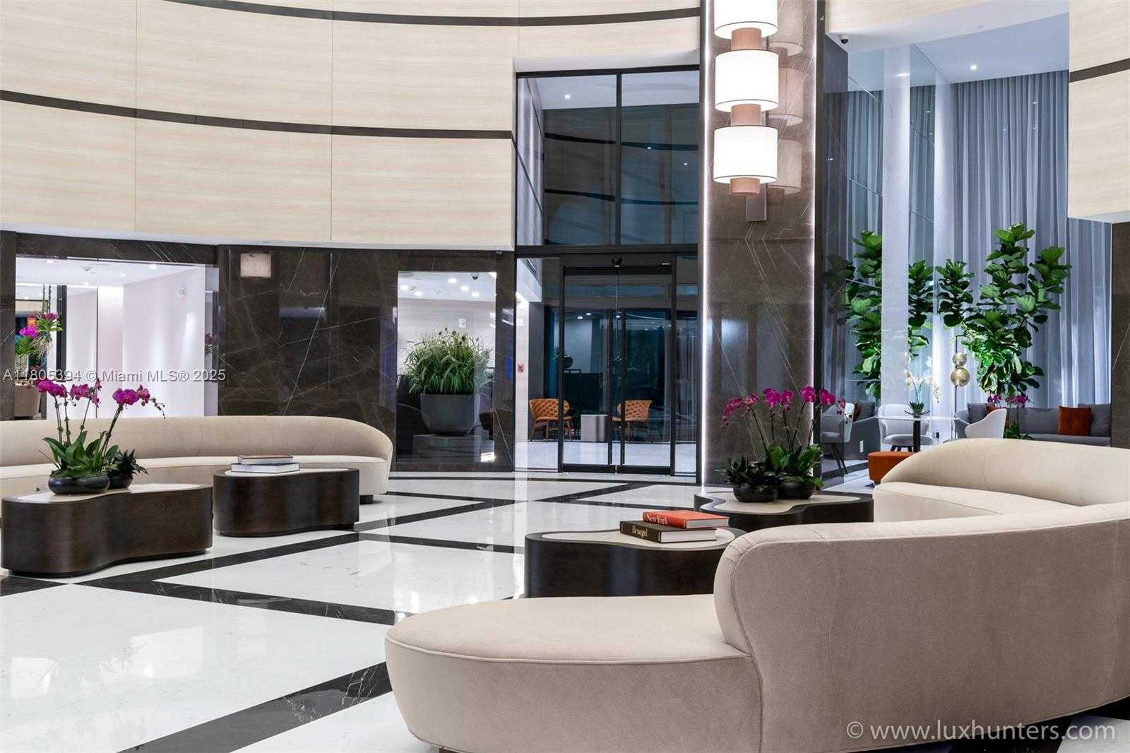 Small Image of 300 SOUTH POINTE DR #2005, Miami Beach Number 40