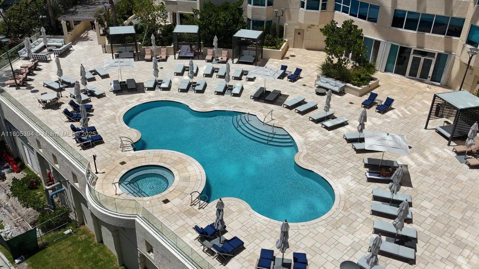 Small Image of 300 SOUTH POINTE DR #2005, Miami Beach Number 45