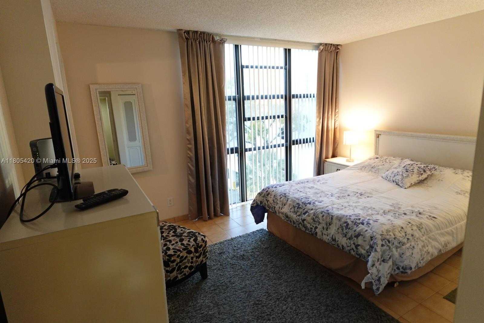 Small Image of 17011 NORTH BAY RD #408, Sunny Isles Beach Number 11